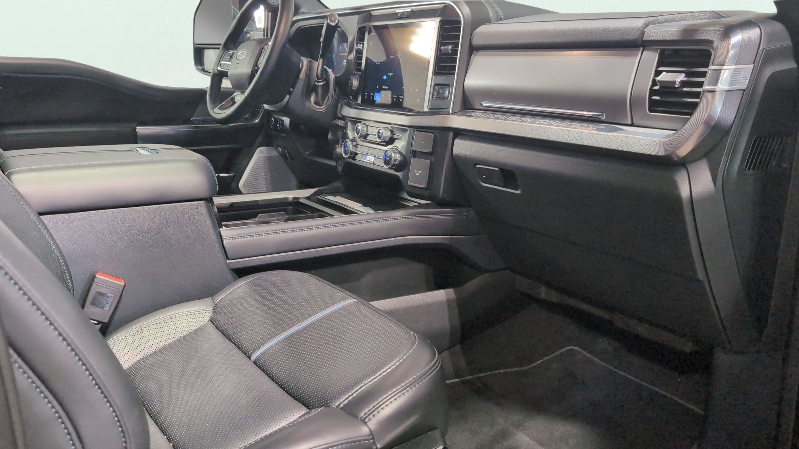 2025 Ford F-450SD Platinum DRW