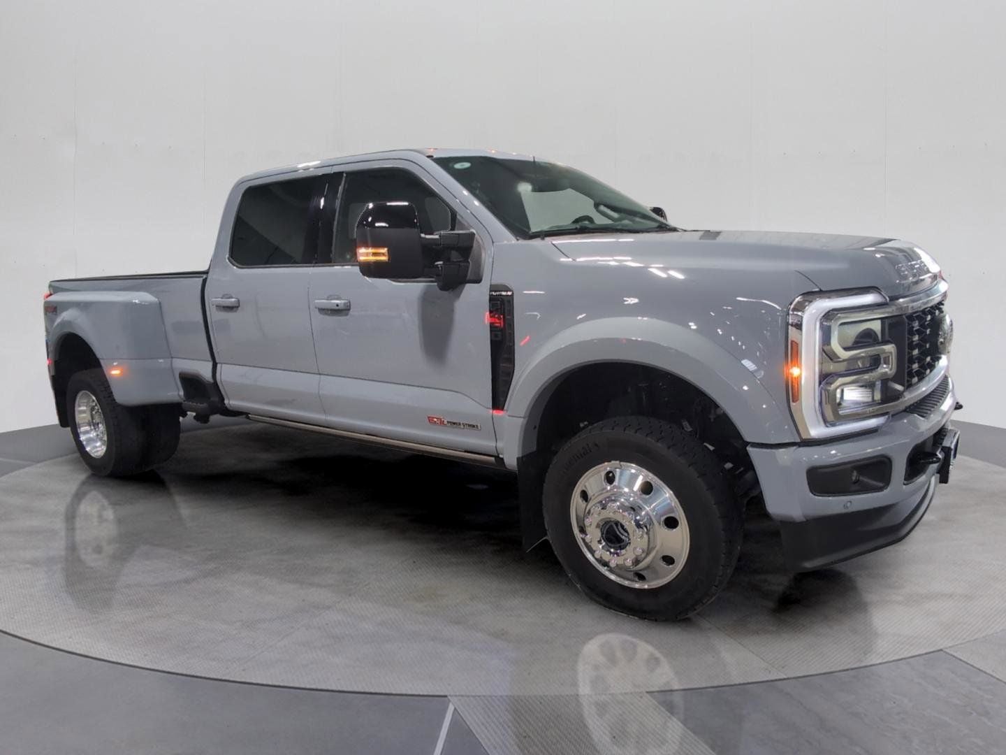 2025 Ford F-450SD Platinum DRW