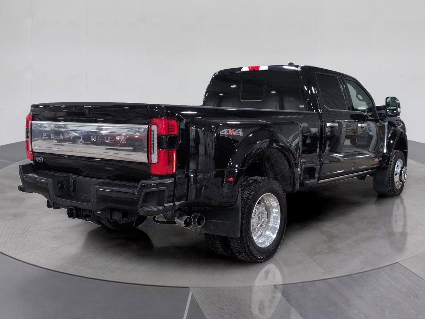 2025 Ford F-450SD Platinum DRW