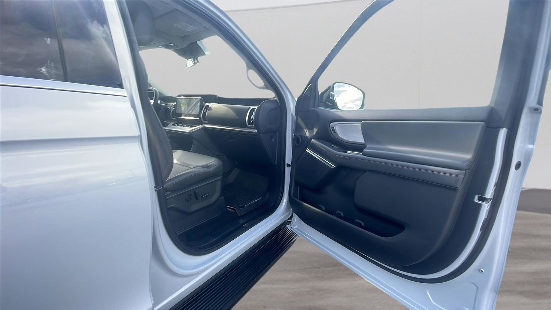 2025 Ford Expedition Max Active