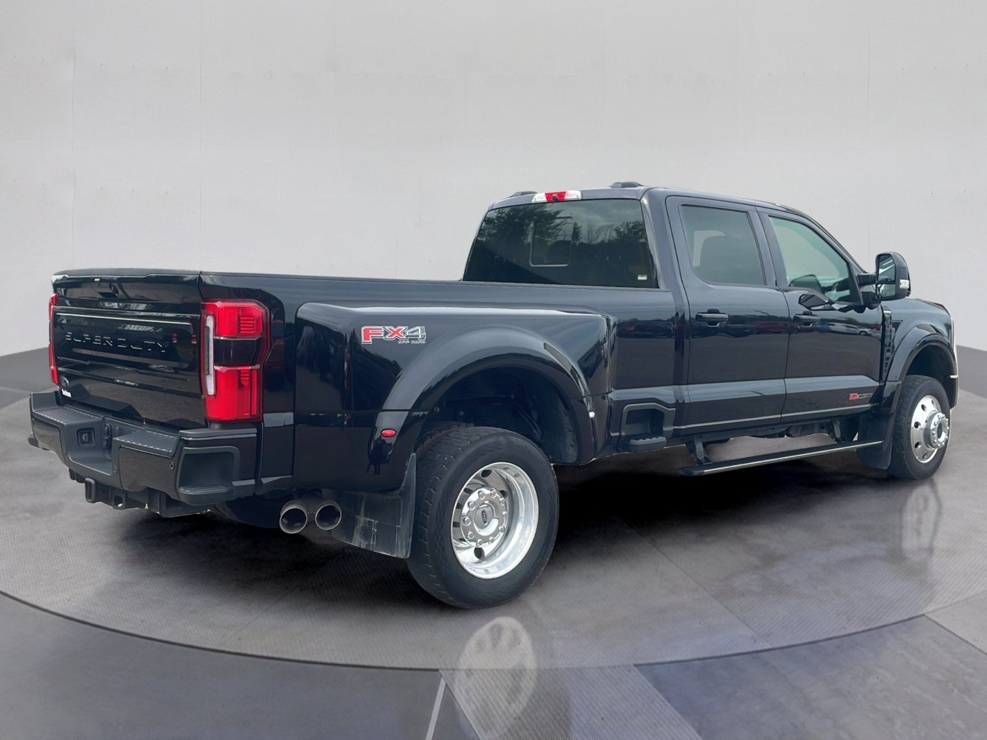 2025 Ford F-450SD Platinum DRW