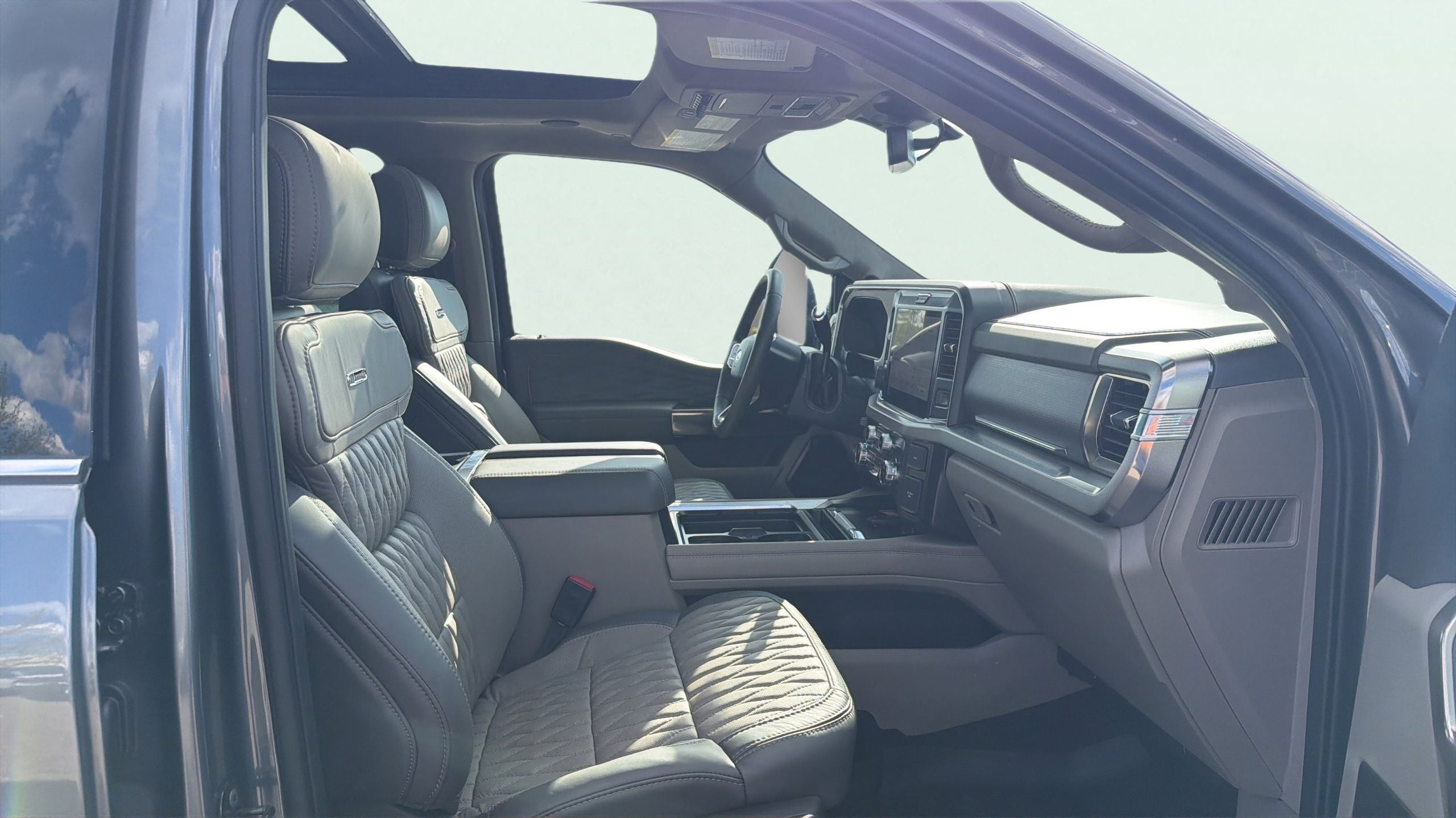 2025 Ford F-450SD Platinum DRW