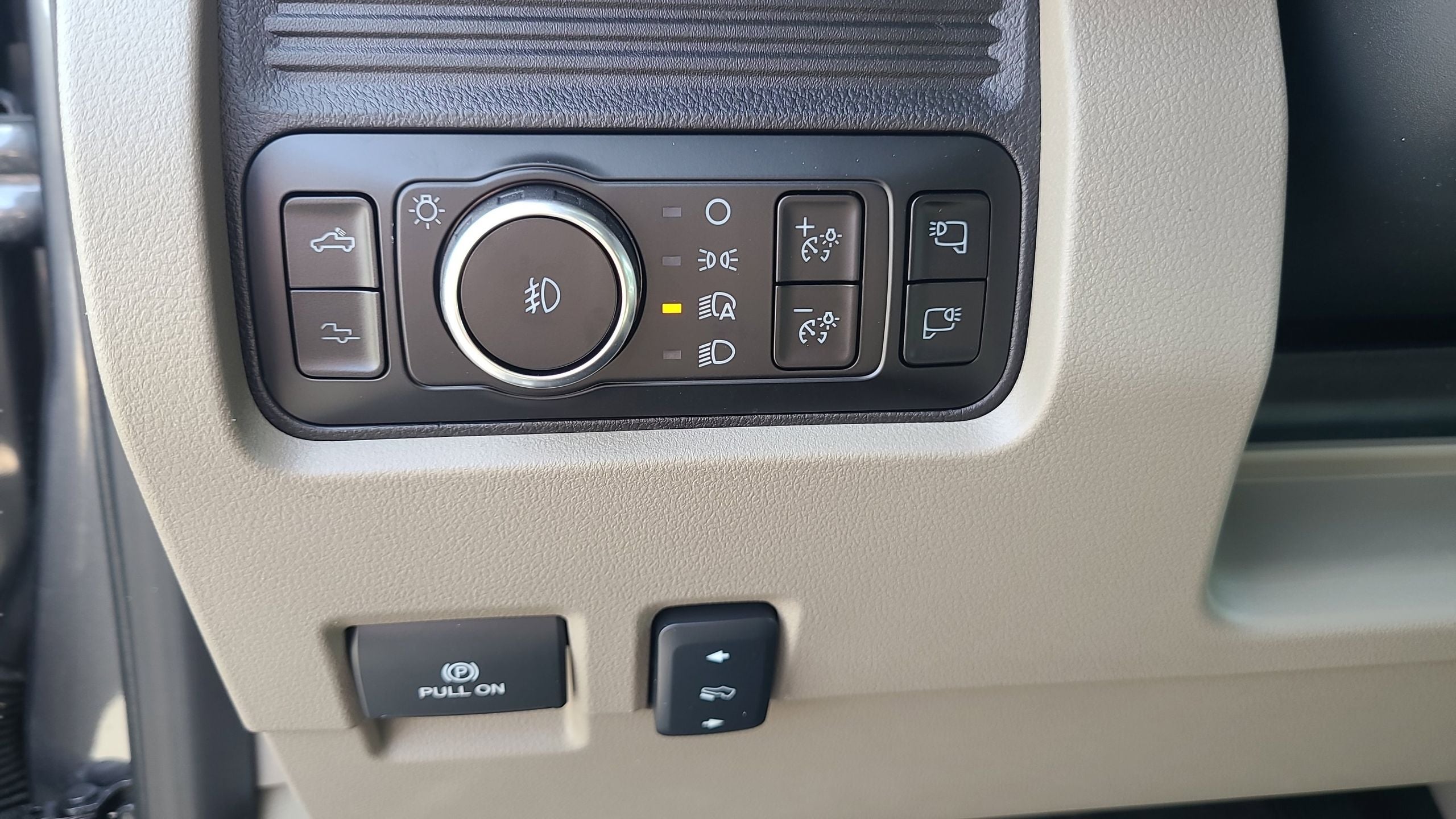 2025 Ford F-450SD Platinum DRW
