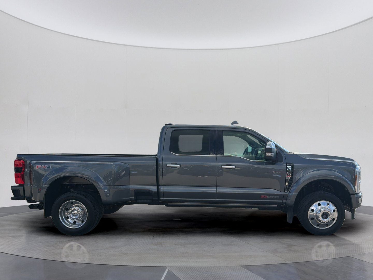 2025 Ford F-450SD Platinum DRW