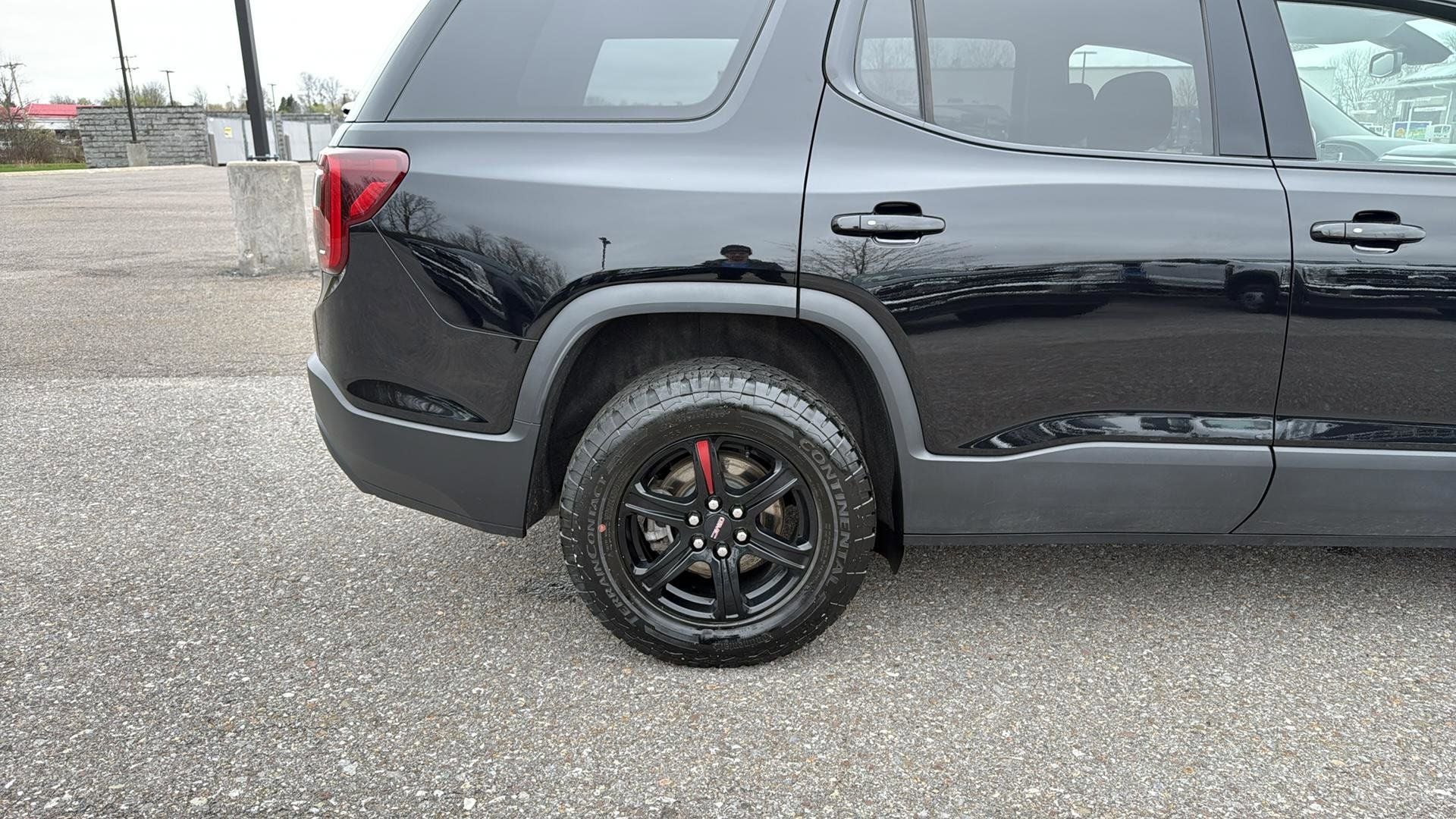 2023 GMC Acadia AT4