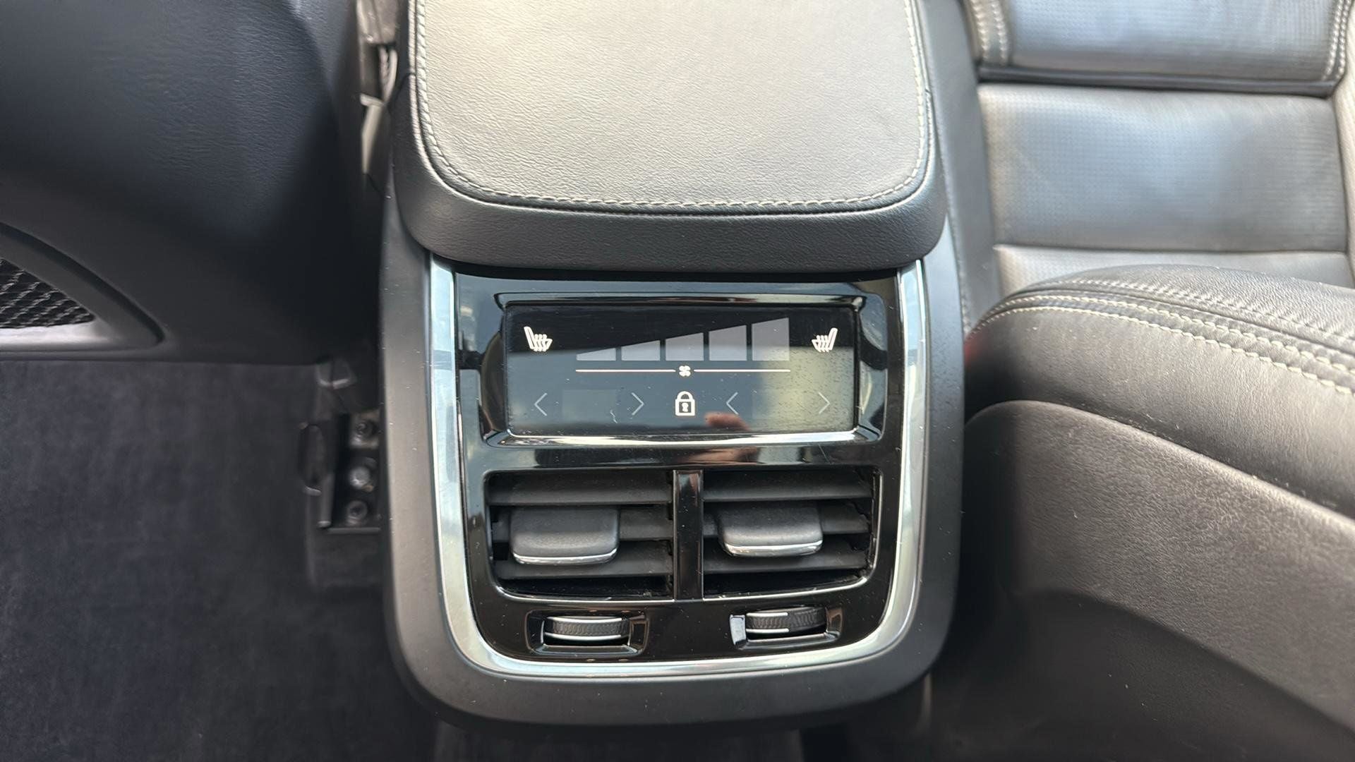 2022 Volvo XC90 T6 Inscription