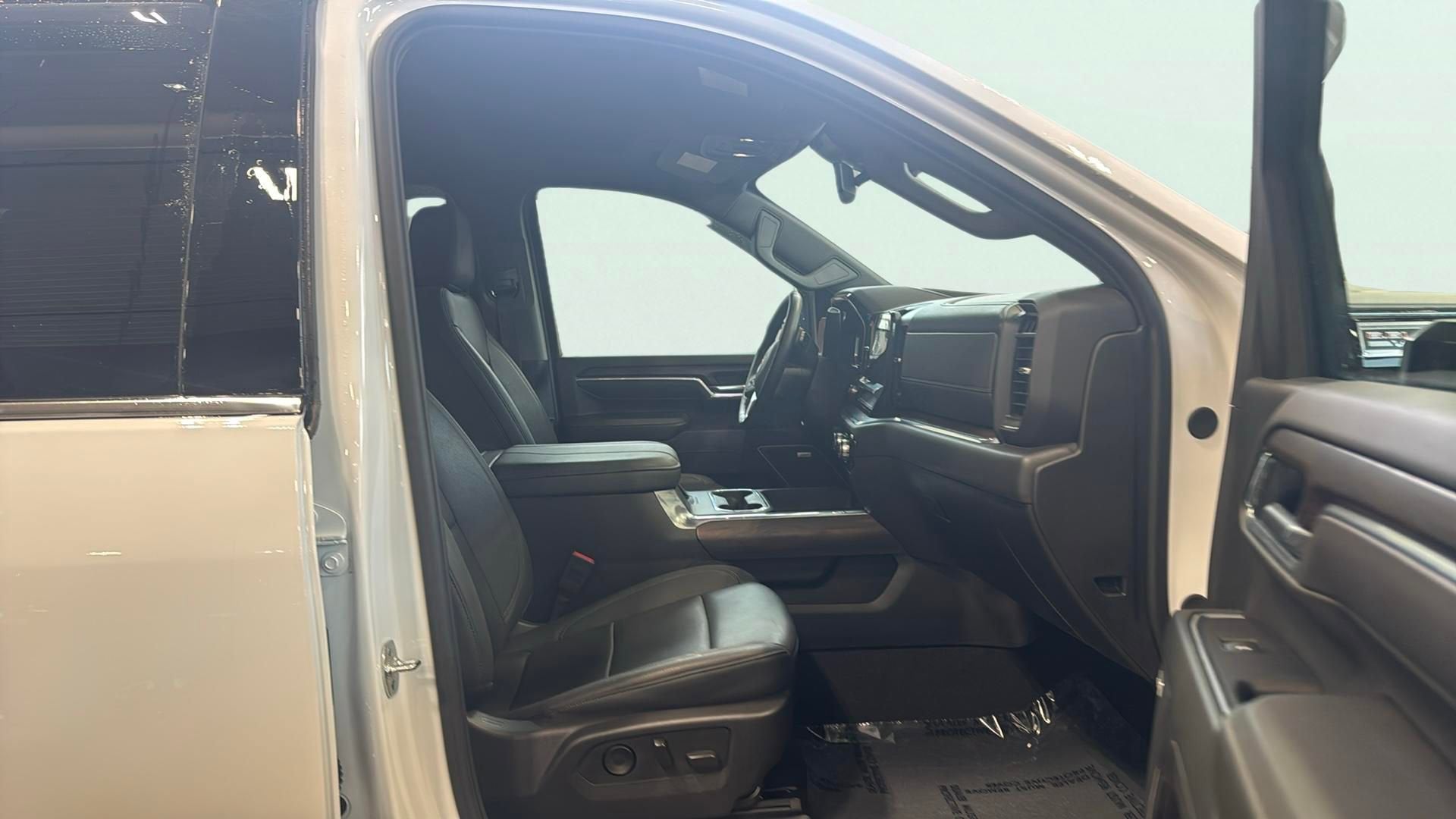 2025 GMC Sierra 3500 HD SLT