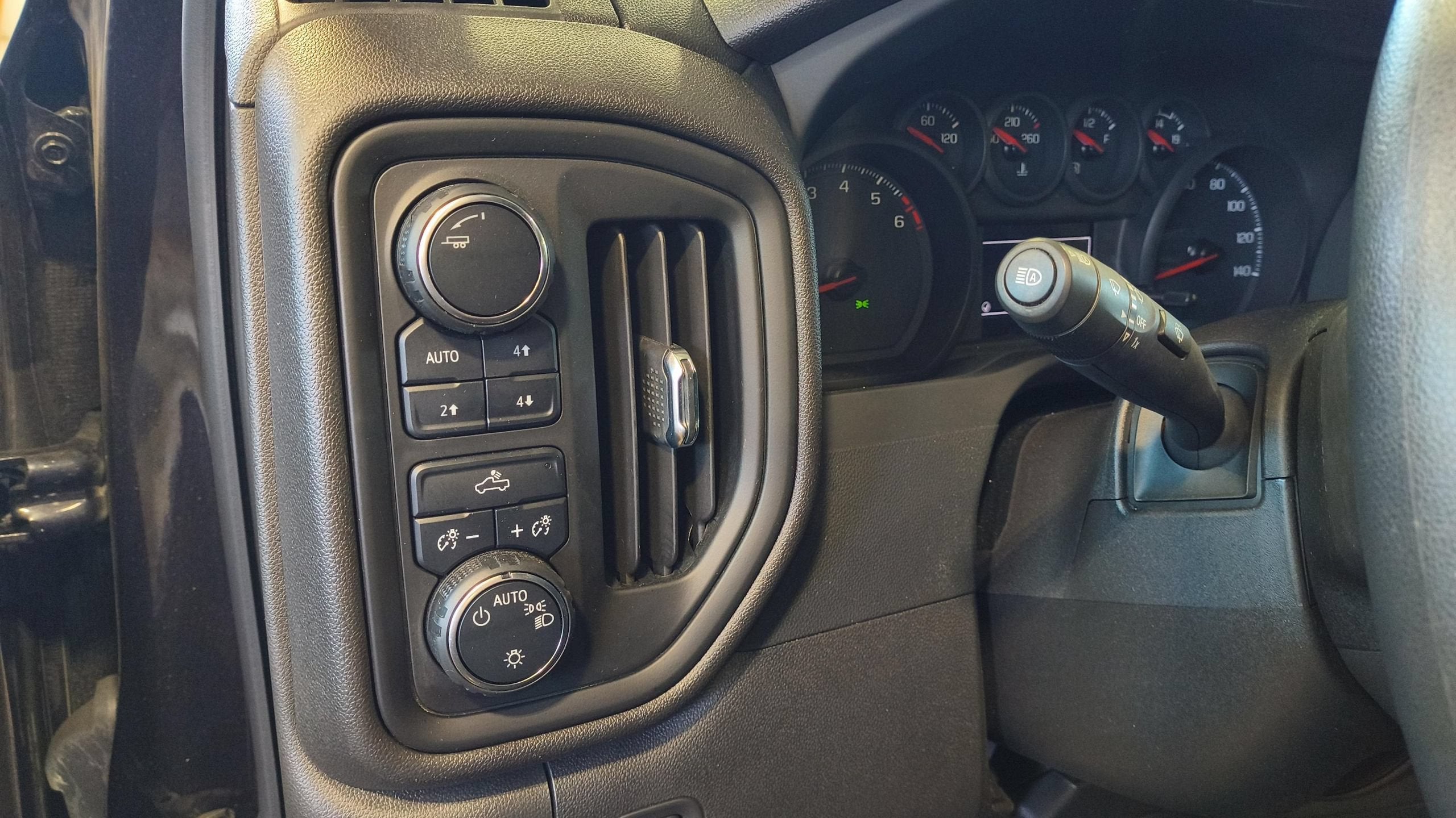 2024 Chevrolet Silverado 1500 Custom Trail Boss