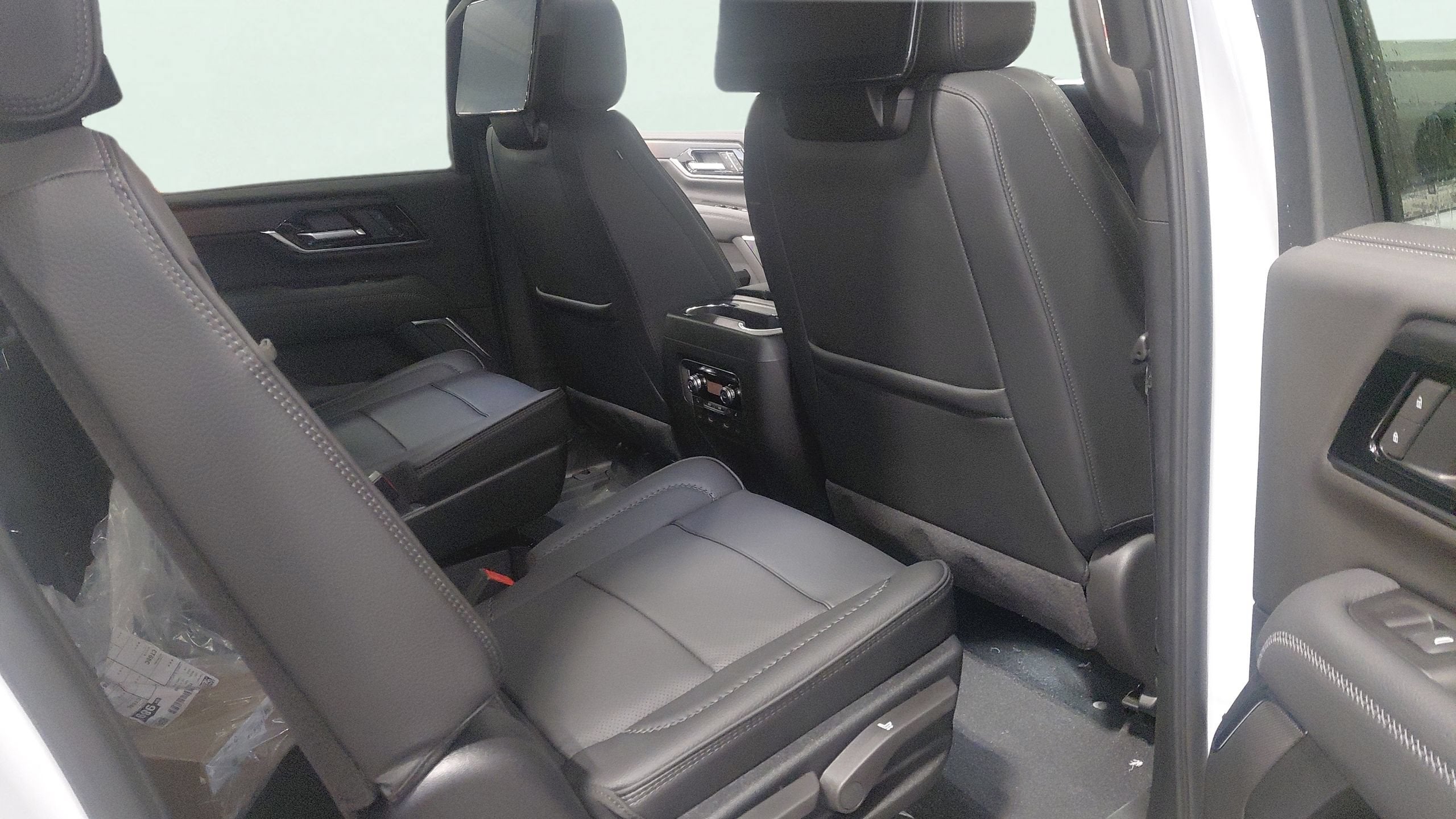 2026 GMC Yukon XL Denali - Photo 14