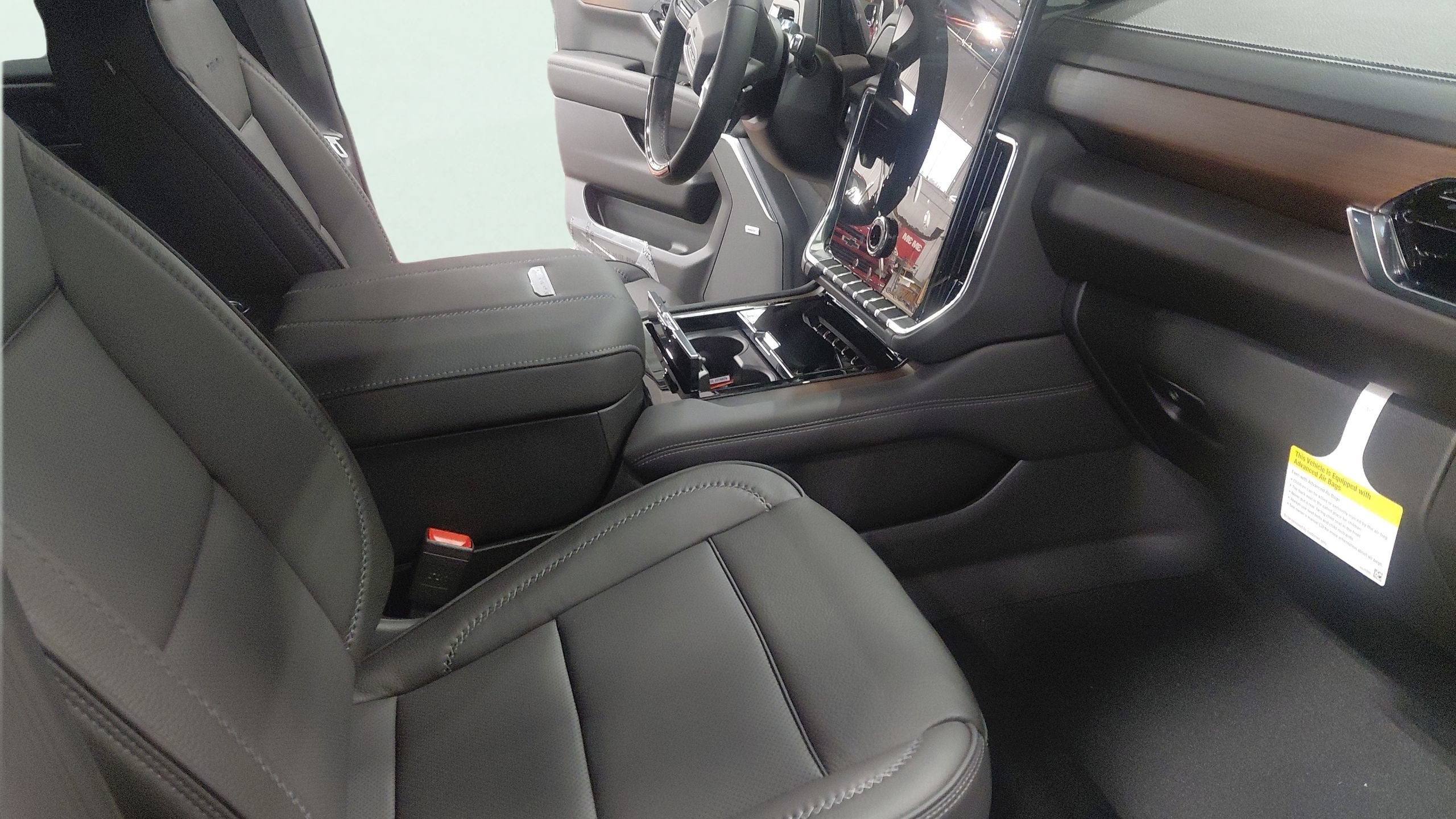2026 GMC Yukon XL Denali - Photo 16