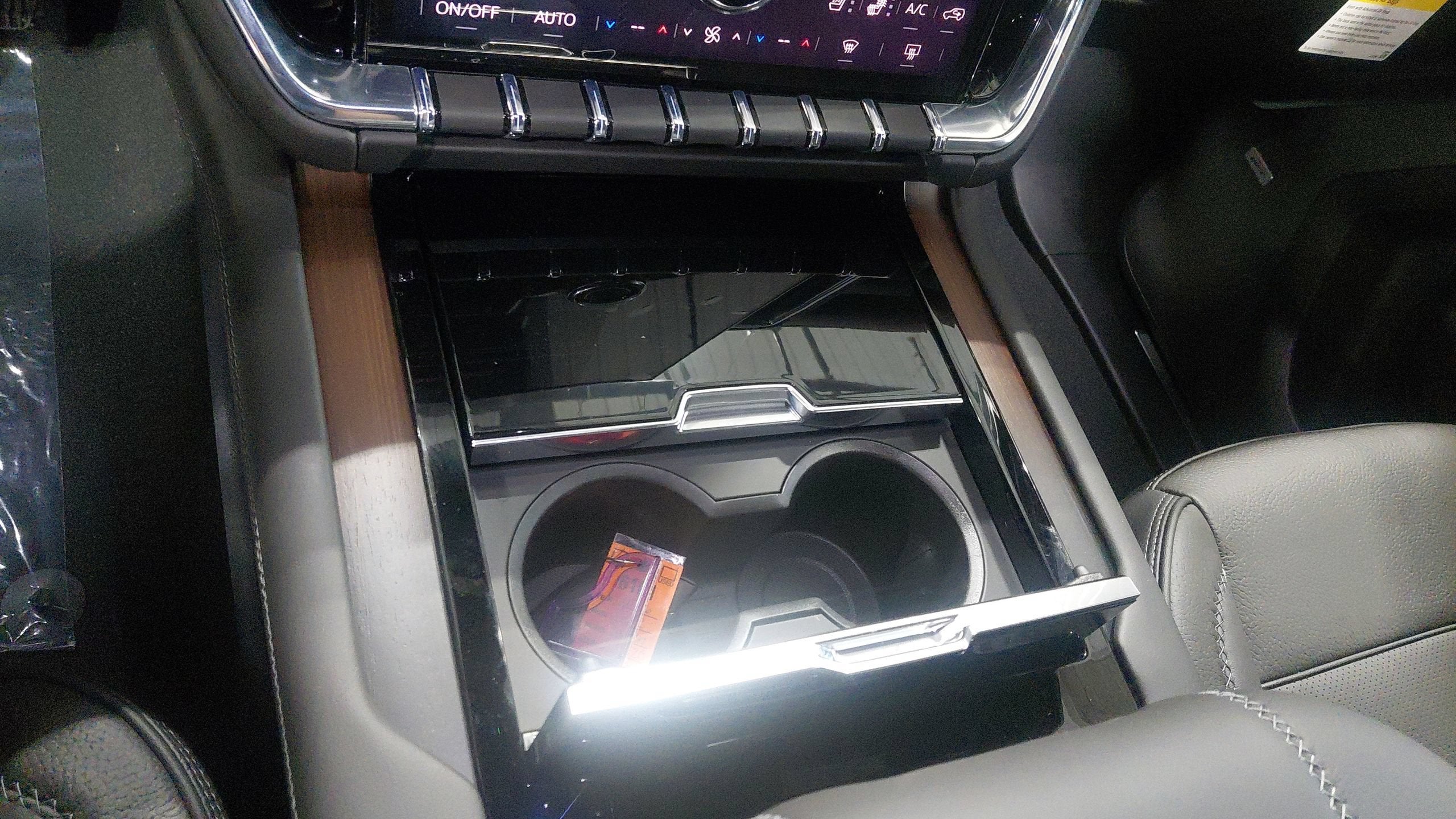 2026 GMC Yukon XL Denali - Photo 21