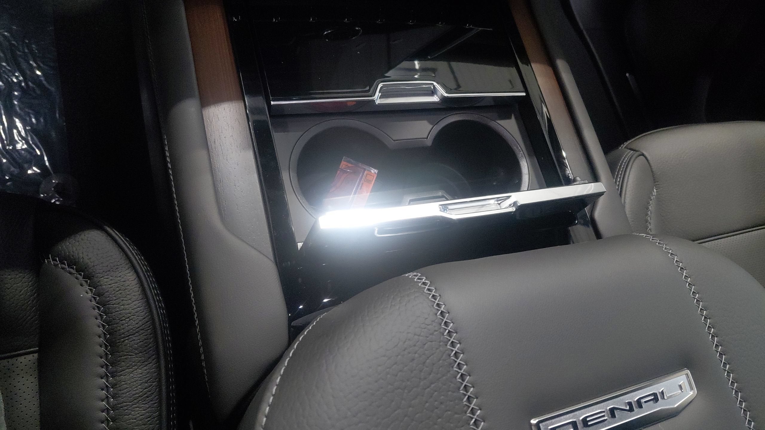 2026 GMC Yukon XL Denali - Photo 25