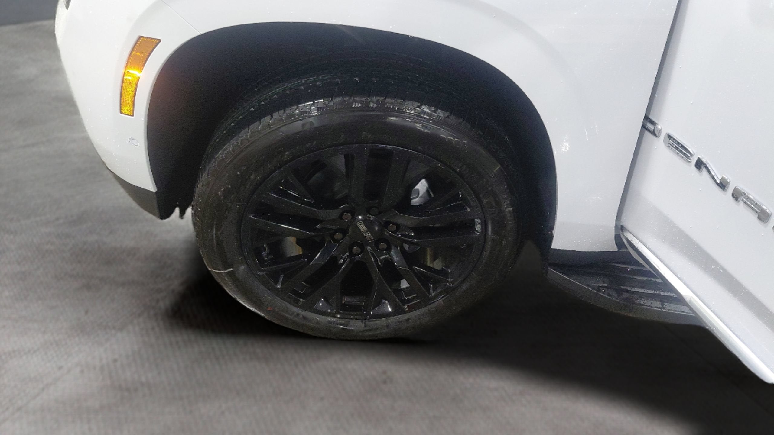 2026 GMC Yukon XL Denali - Photo 28