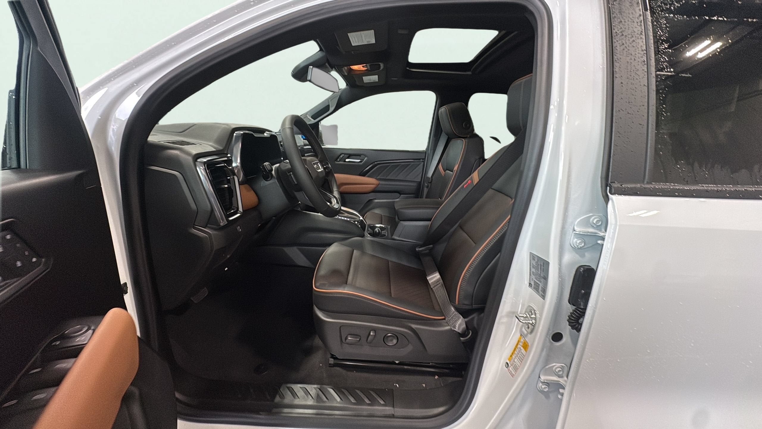 2026 GMC Canyon AT4 - Photo 11