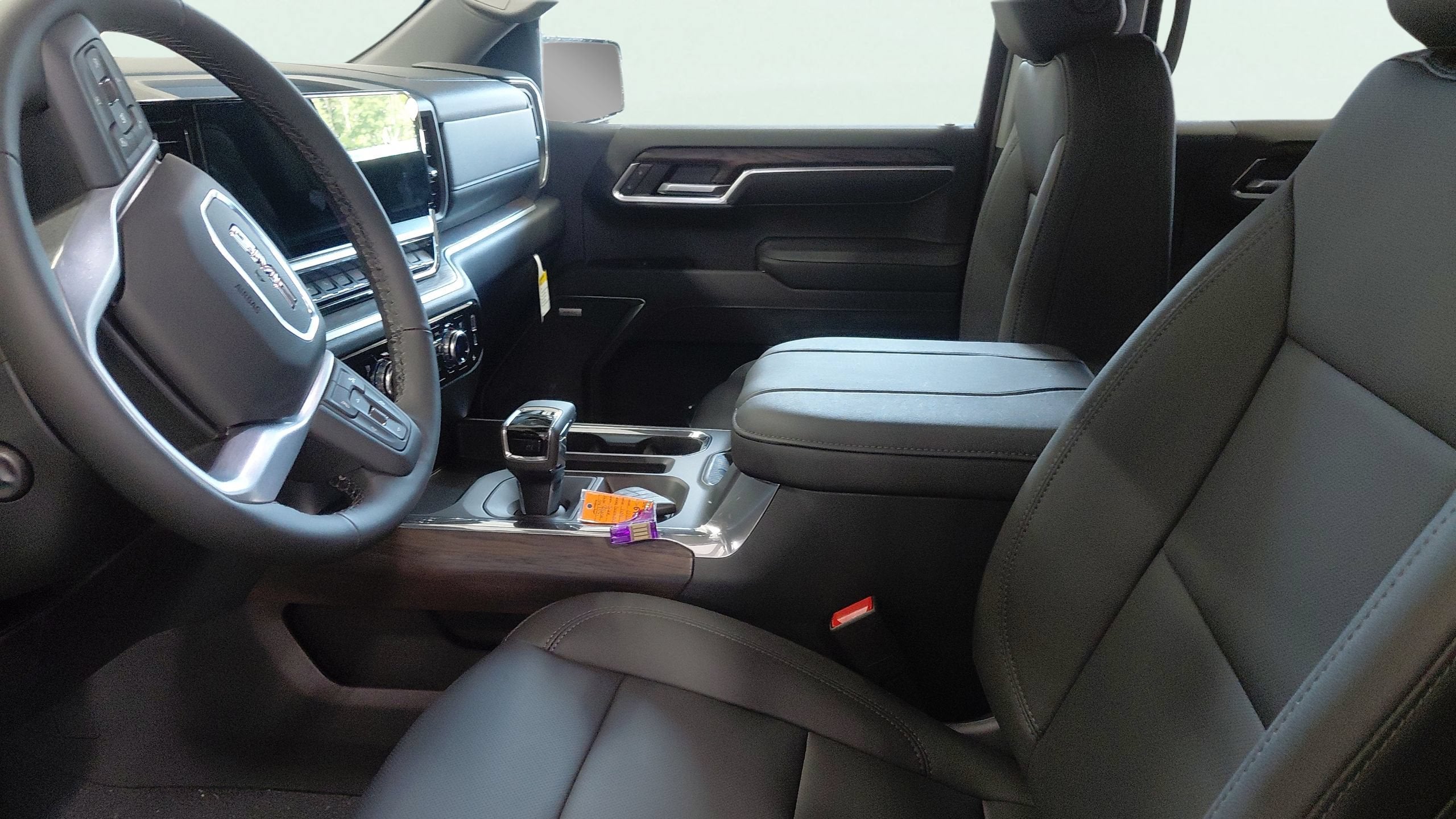 2026 GMC Sierra 1500 SLT - Photo 11