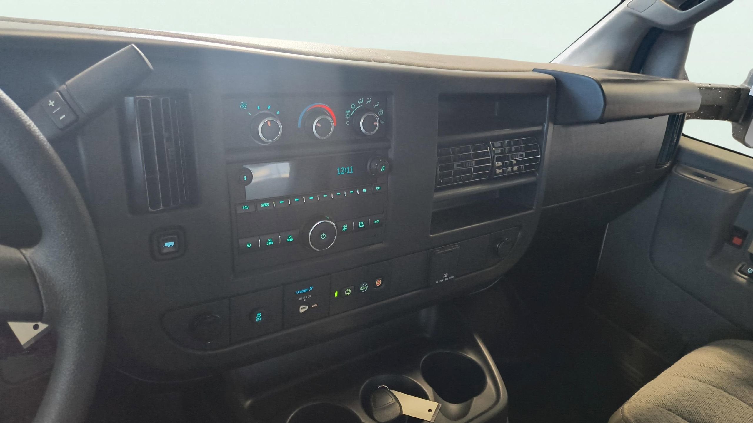 2025 GMC Savana Cutaway 3500 1WT