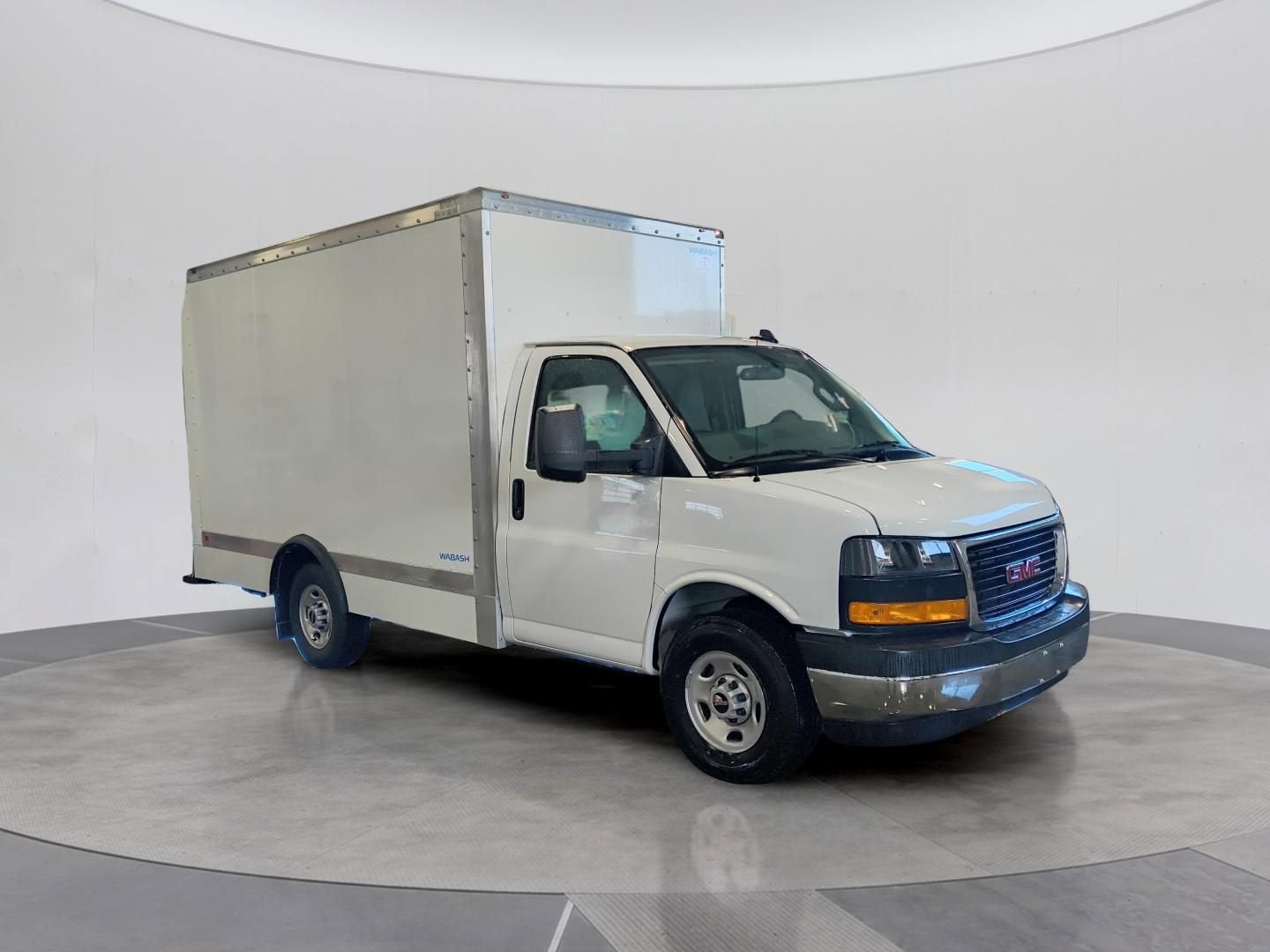 2025 GMC Savana Cutaway 3500 1WT