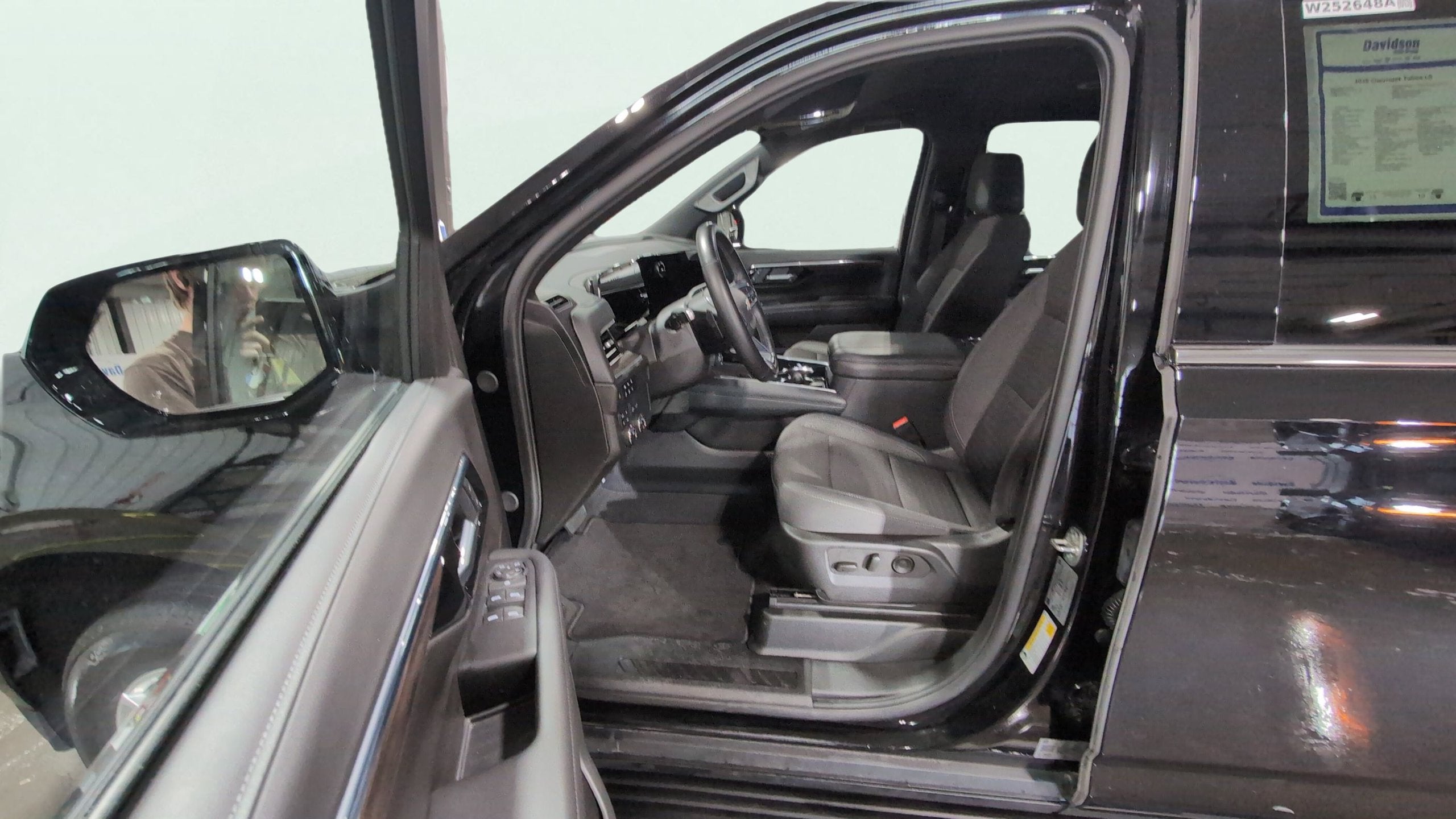 2025 Chevrolet Tahoe LS