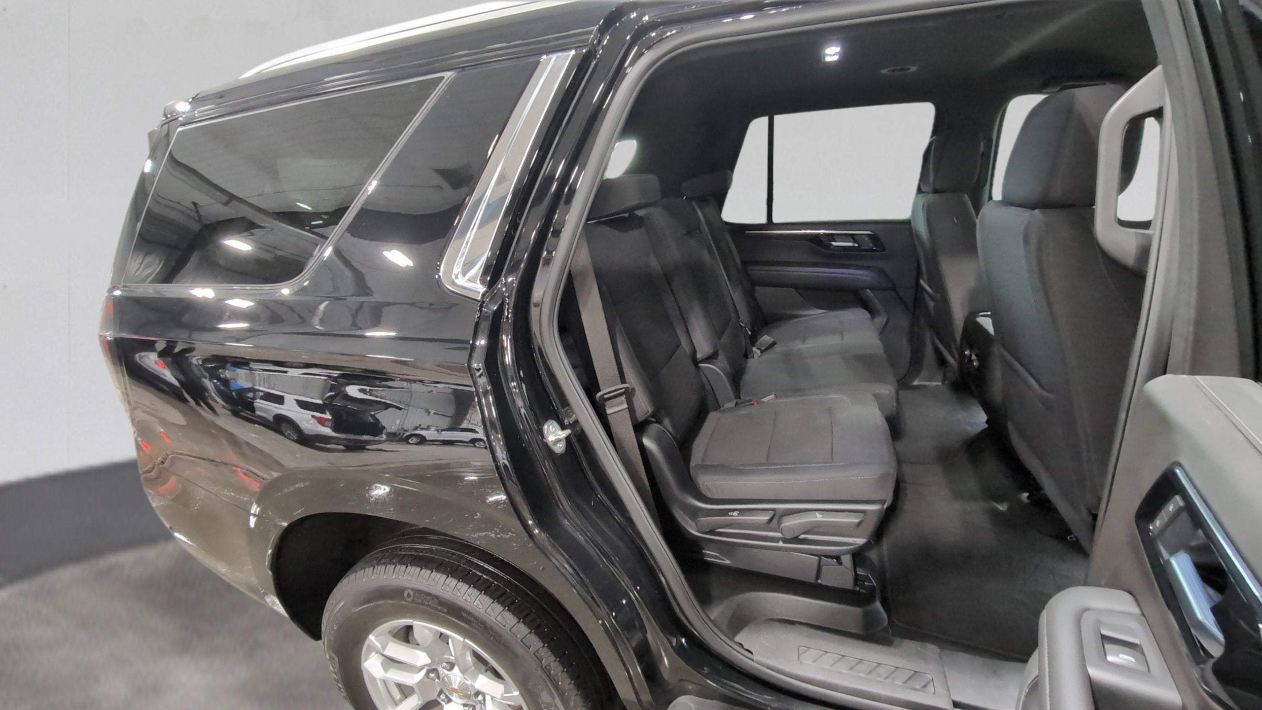2025 Chevrolet Tahoe LS