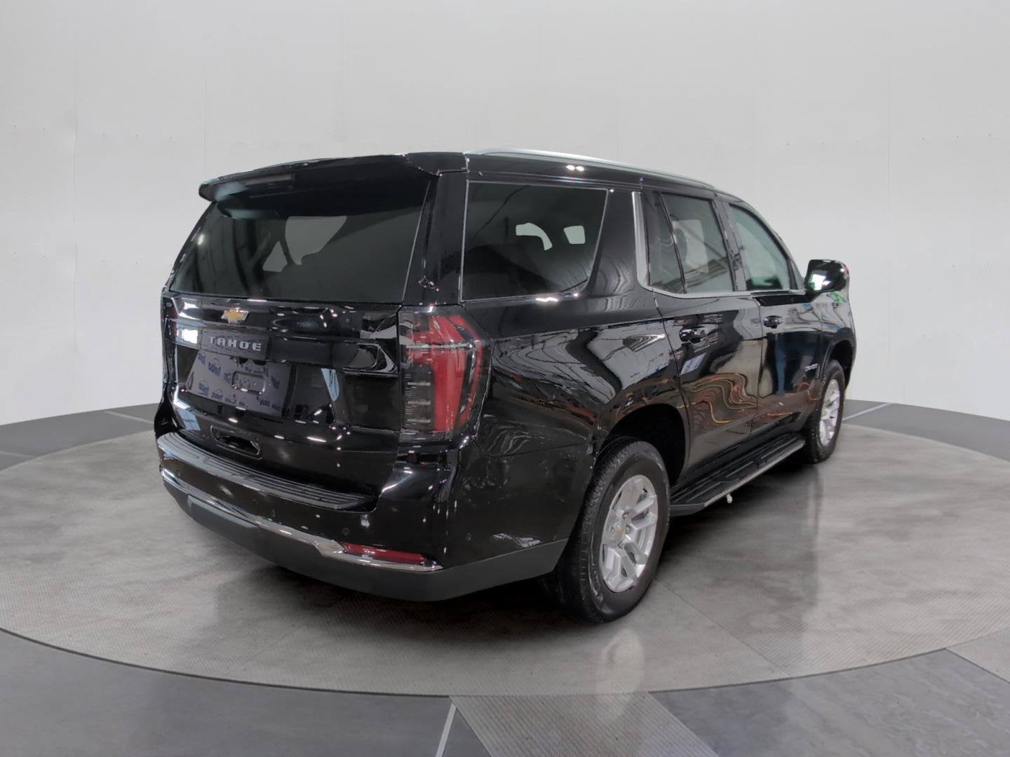 2025 Chevrolet Tahoe LS